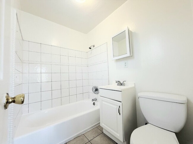 Building Photo - 14039 Orizaba Ave