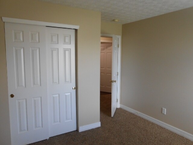 Building Photo - 82 Richard Ave