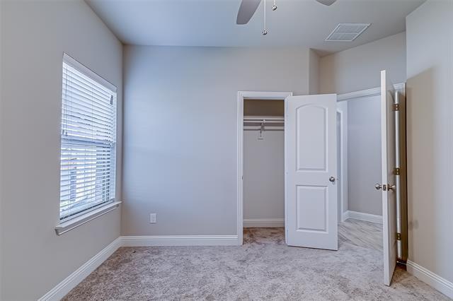 Building Photo - 327 Sweetspire Dr
