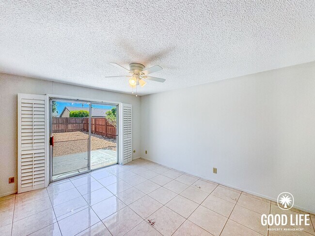 Building Photo - Spacious 3BD/2BA Home in Oceanside with Large Backyard, W/D & Attached 2-Car Garage