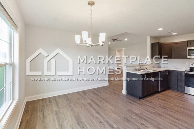 Building Photo - 441 Deluth Dr
