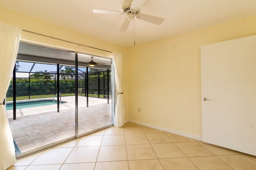 Building Photo - 1036 N Cypress Point Dr