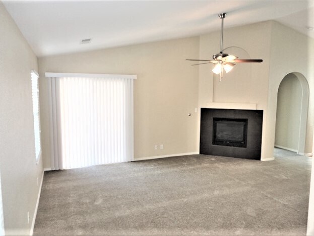 Building Photo - 736 Autumn Meadows Dr