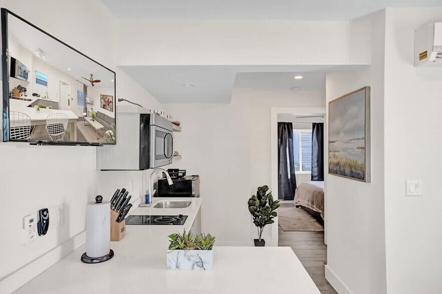 Building Photo - 3020 Seville St