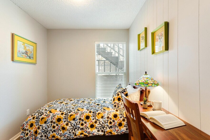 Building Photo - 2205 Spring Creek Dr