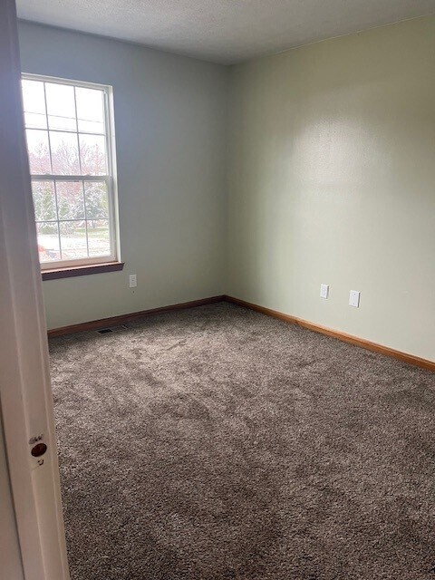 Building Photo - 405 Bertha Way