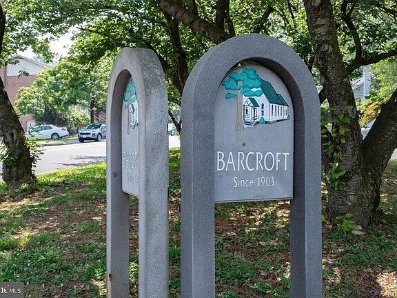 Building Photo - 989 S Buchanan St