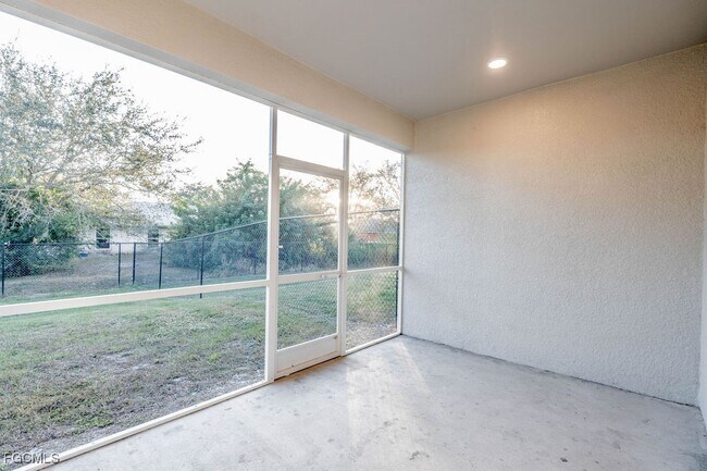 Building Photo - 4417 22nd St SW