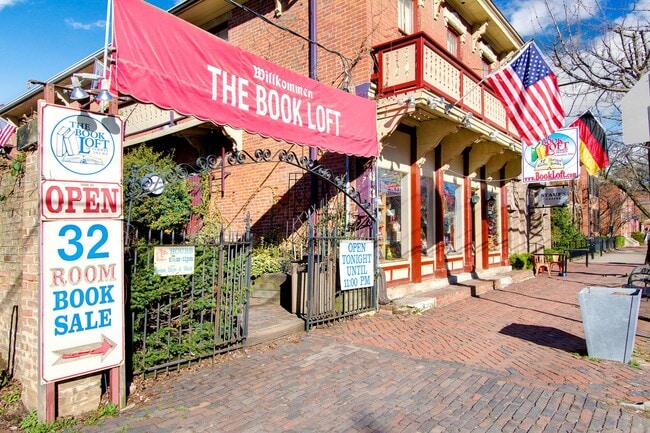 Building Photo - 828 City Park Ave