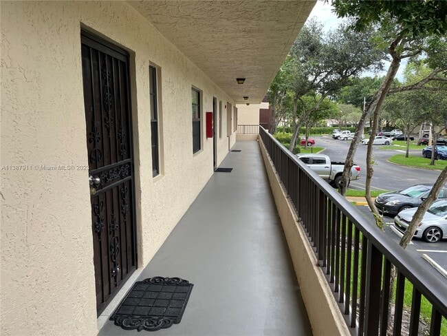 Building Photo - 10451 W Broward Blvd