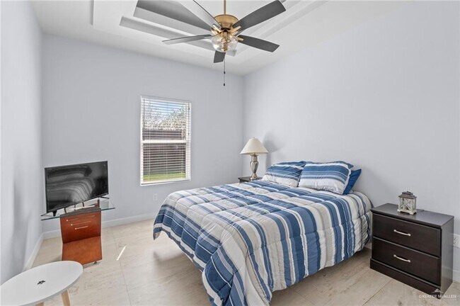 Building Photo - 17 6th St