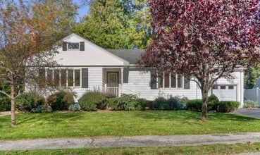 Building Photo - 33 Hillcrest Rd