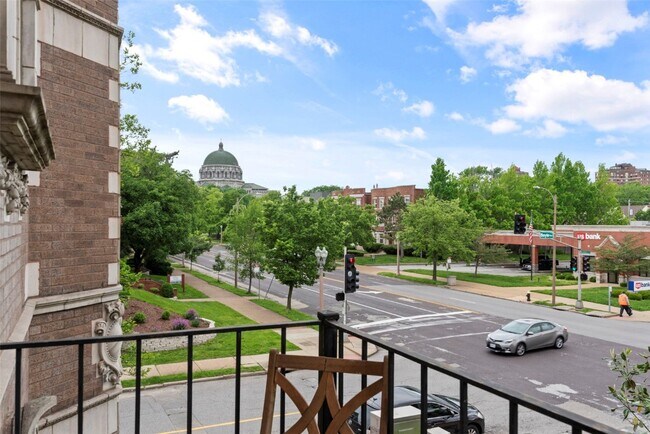 Building Photo - 4260 Lindell Blvd