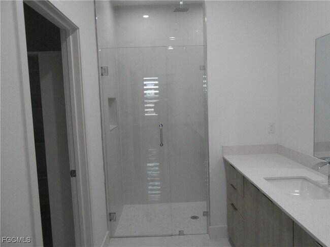 Building Photo - 6033 Kumquat Cir