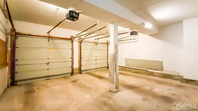 Building Photo - 701 Jesse Way