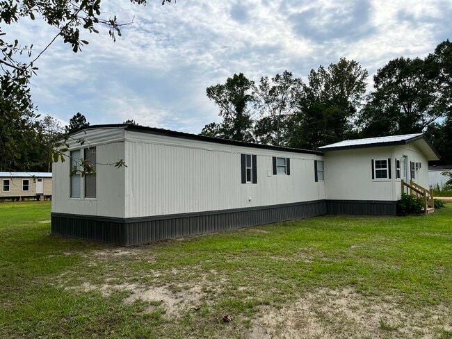 Building Photo - 1074 W Union Rd