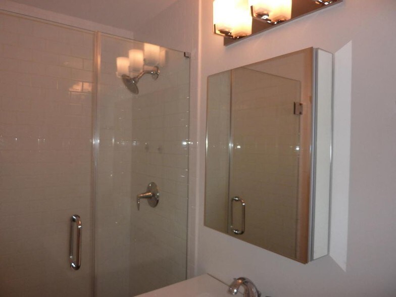 Building Photo - 62 Heritage Hill Rd