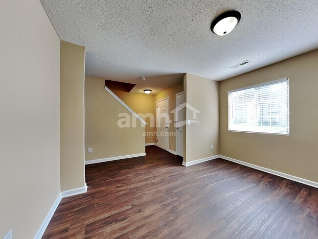 Building Photo - 836 Stockport Way