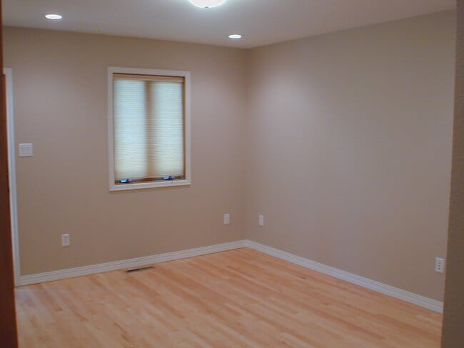 Building Photo - 314 Savannah Dr