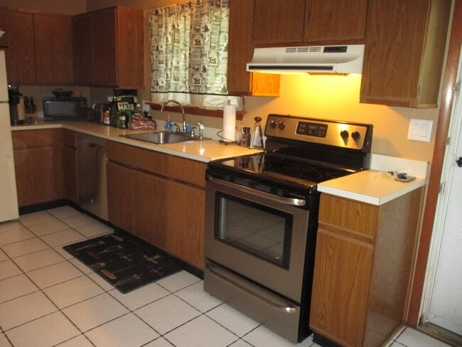 Building Photo - 314 Nichols St