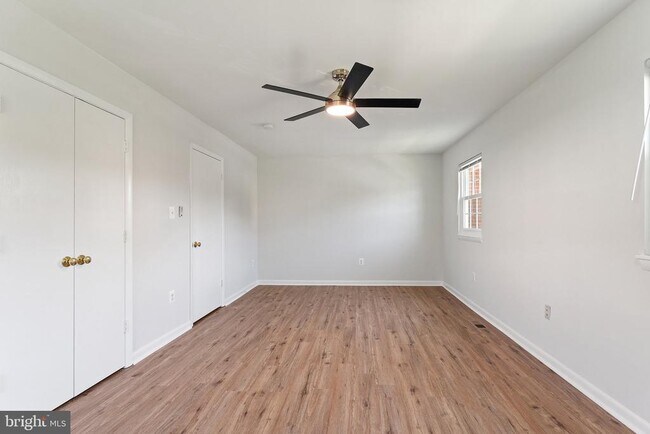 Building Photo - 15001 Cherrydale Dr