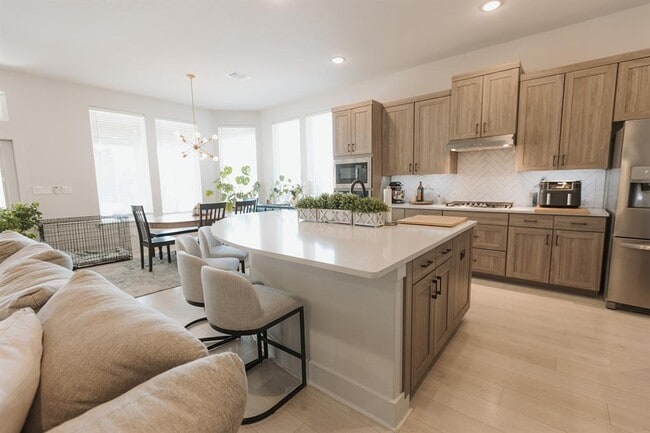 Building Photo - 808 Karst Cv