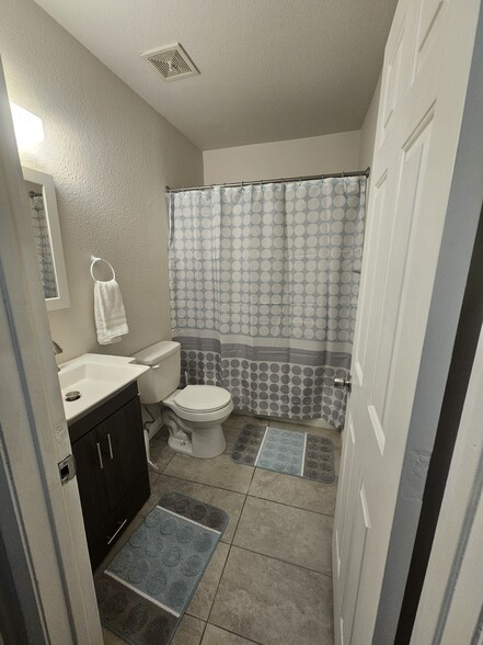 2nd bathroom - 1454 Santa Anita Dr