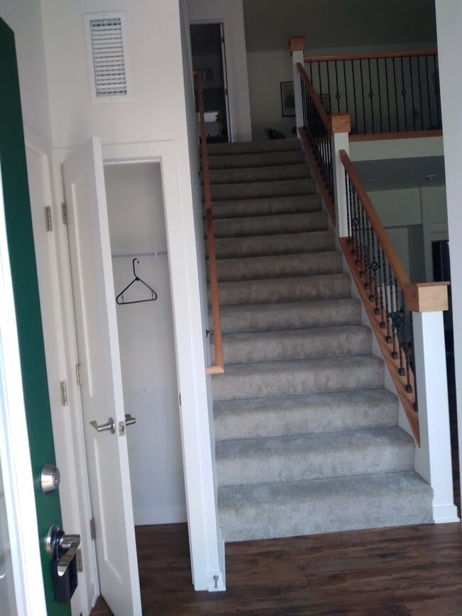 Building Photo - 2703 Pond Dr