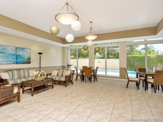 Building Photo - 2425 SW 27th Ave