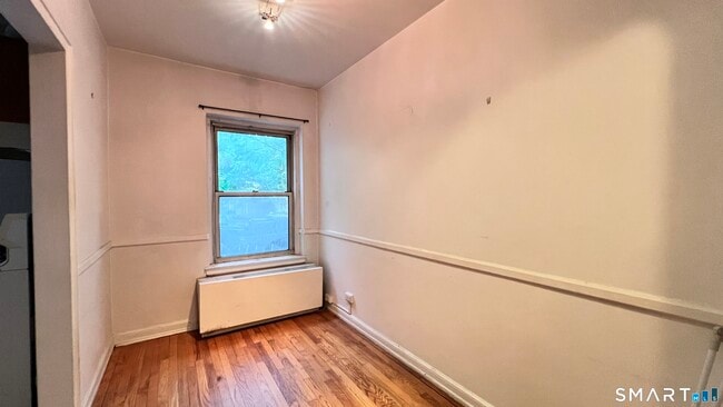 Building Photo - 132 Woodside Green