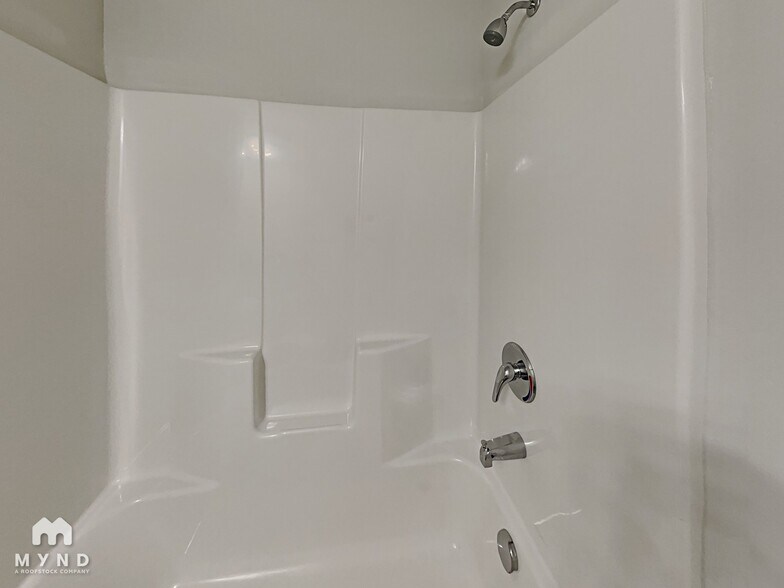 Building Photo - 1832 Carrington Dr