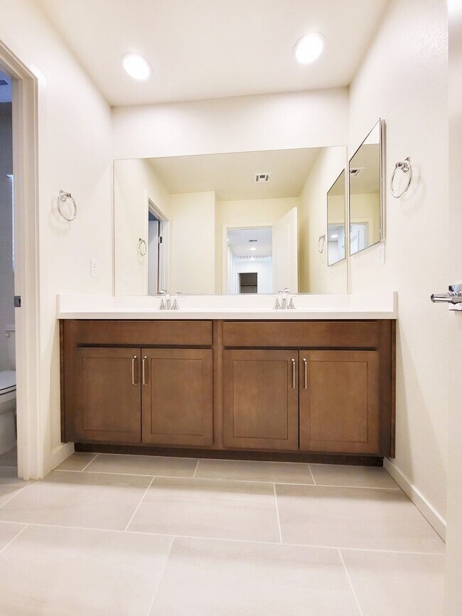 Building Photo - House for Rent in Summerlin Call or Text f...