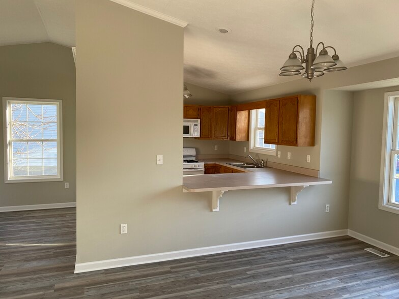 Building Photo - 77 Burdette Dr