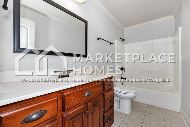 Building Photo - 1015 Ashenbury Park