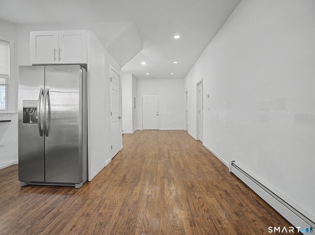 Building Photo - 144 Cottage St