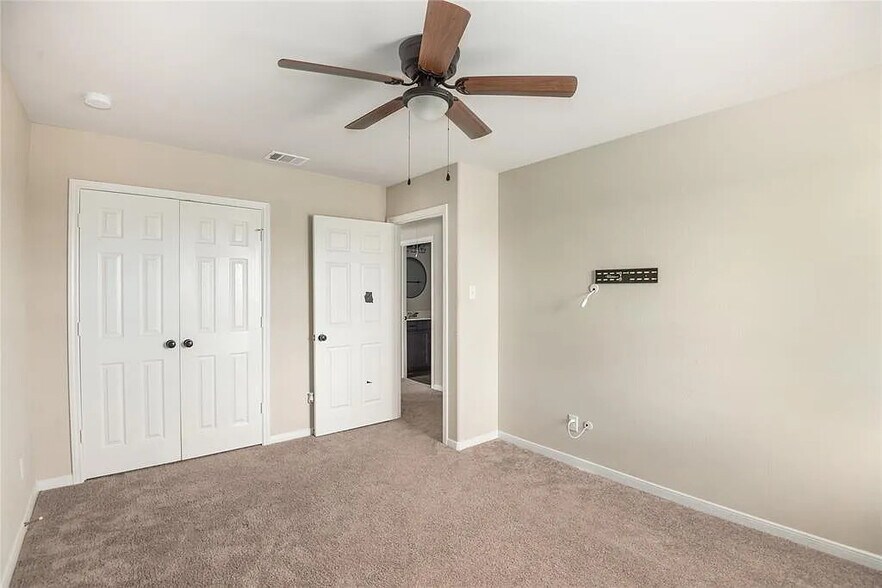 Building Photo - 6404 Macroom Meadows Ln