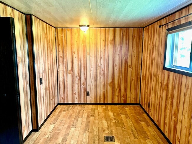 Building Photo - Pet Friendly 2 Bed 2 Bath Single Family Home With Garage, Private Deck and Big Yard!