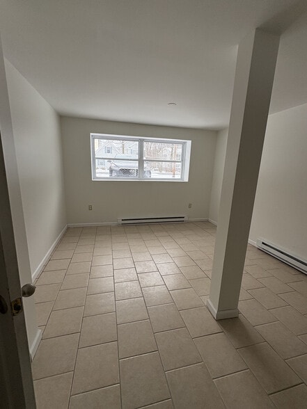 Building Photo - 4161 Romeo Rd