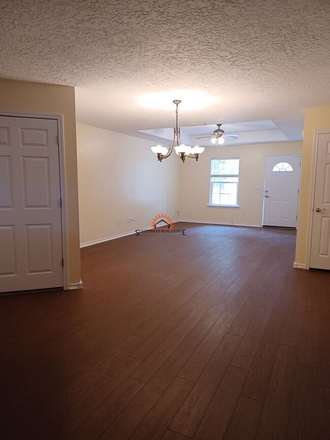 Building Photo - Cozy 2 bedrooms 2 bathroom duplex.