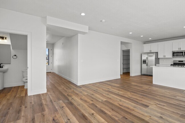 Building Photo - 489 W 1760 N