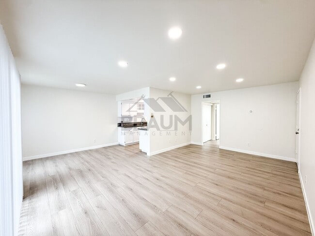 Building Photo - 15000 Burbank Blvd