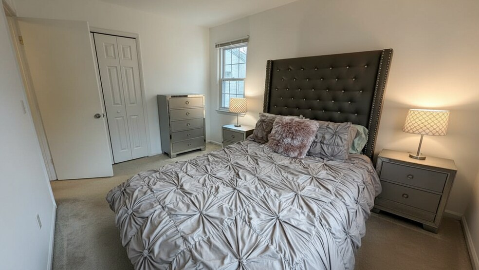 Bedroom 2 - 16031 Dorset Rd