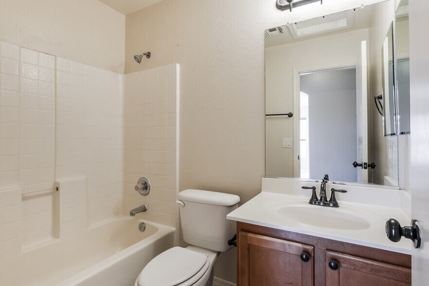 Building Photo - 12649 W Shaw Butte Dr