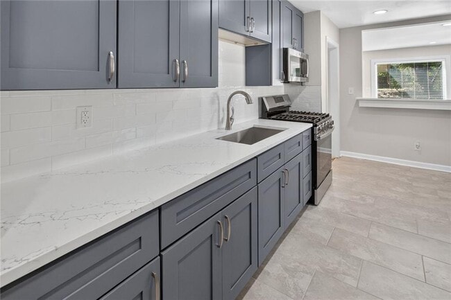 Building Photo - 475 Center Hill Ave NW