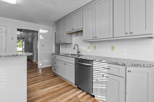 Building Photo - Charming 4-Bedroom Home for Rent in Chesapeake