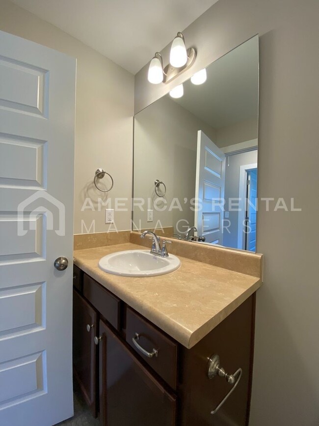 Building Photo - Home for Rent in Talladega, AL! View with 48 Hours Notice!