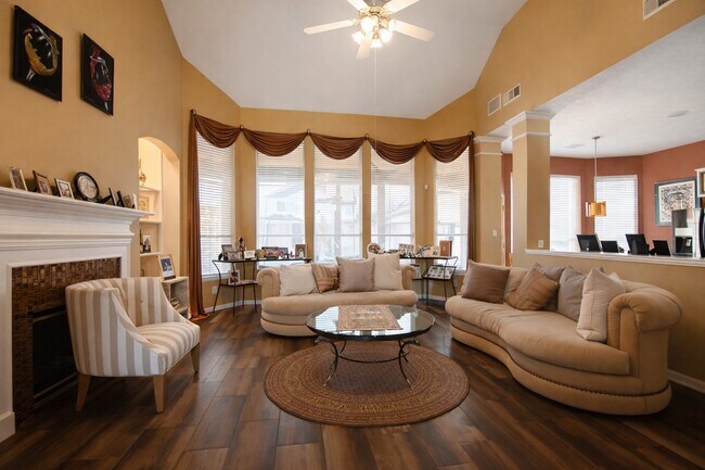 Building Photo - 3803 Shadow Royal Dr