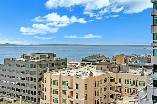 Building Photo - 2Bd/2Ba Seattle Condo