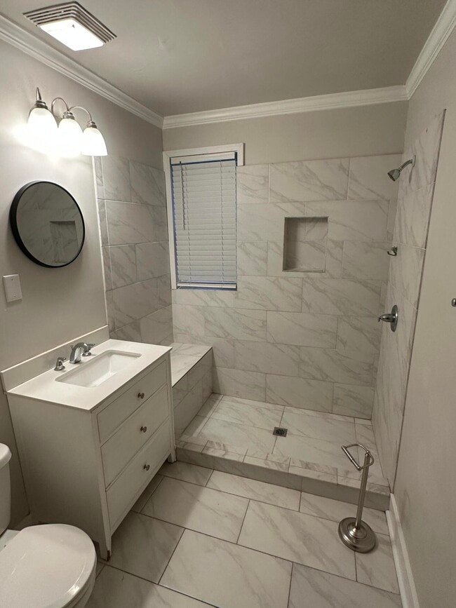 Building Photo - 313 Capital Ave