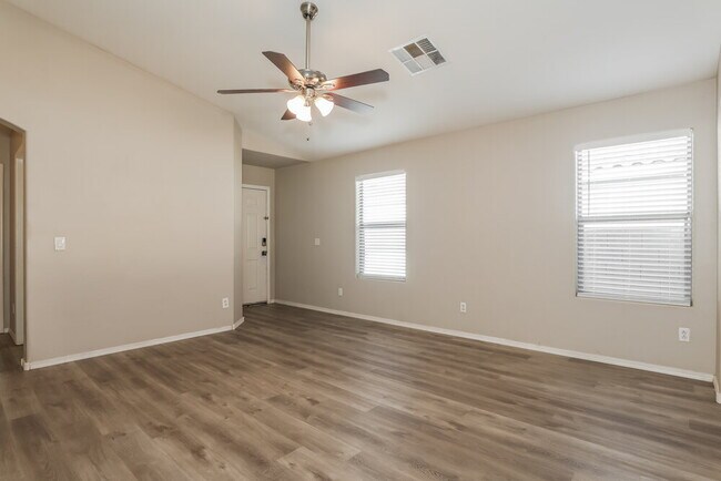 Building Photo - 32647 N Cherry Creek Rd